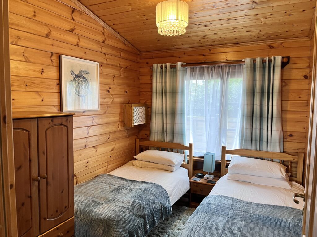 Cherry Lodge Twin Bedroom