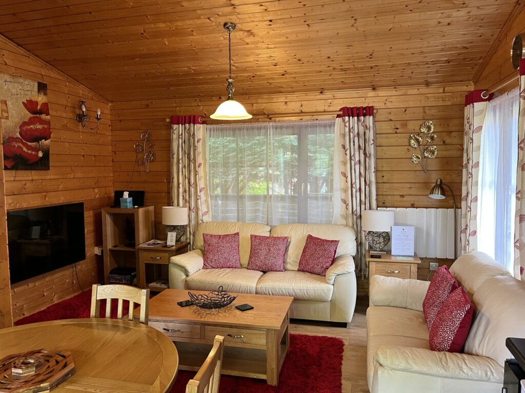 Holly Lodge - Self catering holiday log cabin in Norfolk